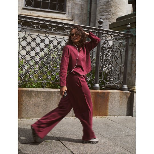 Moonchild Yoga Wear Moonchild Box Sweatshirt Loungewear Burgundy